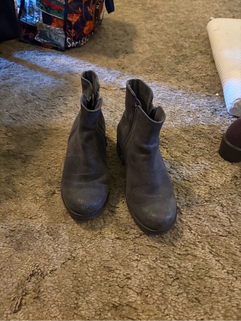 Noat Women’s Ankle Boots — charcoal/grey Chelsea-Style Zip Boot